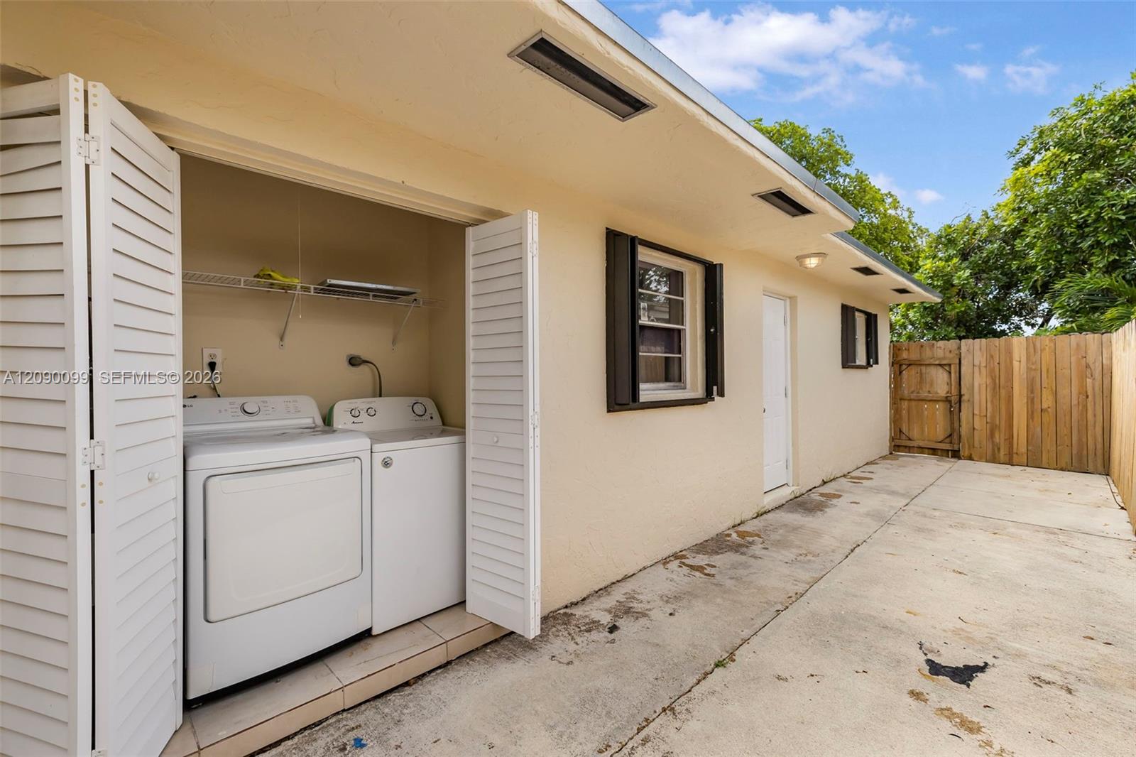 Ver detalles / 2034 sq. ft. $ 2026-09-16 0 foto
