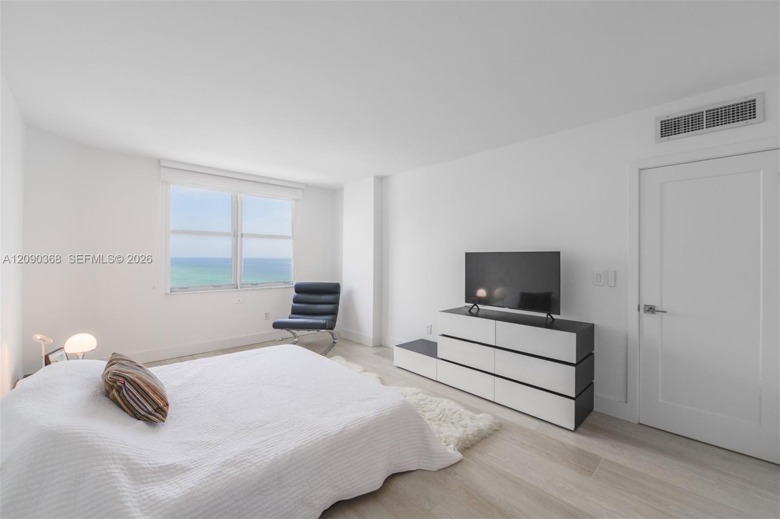 See details 11P 2 / 2 1380 sq. ft. $ 2026-09-16 0 Photo