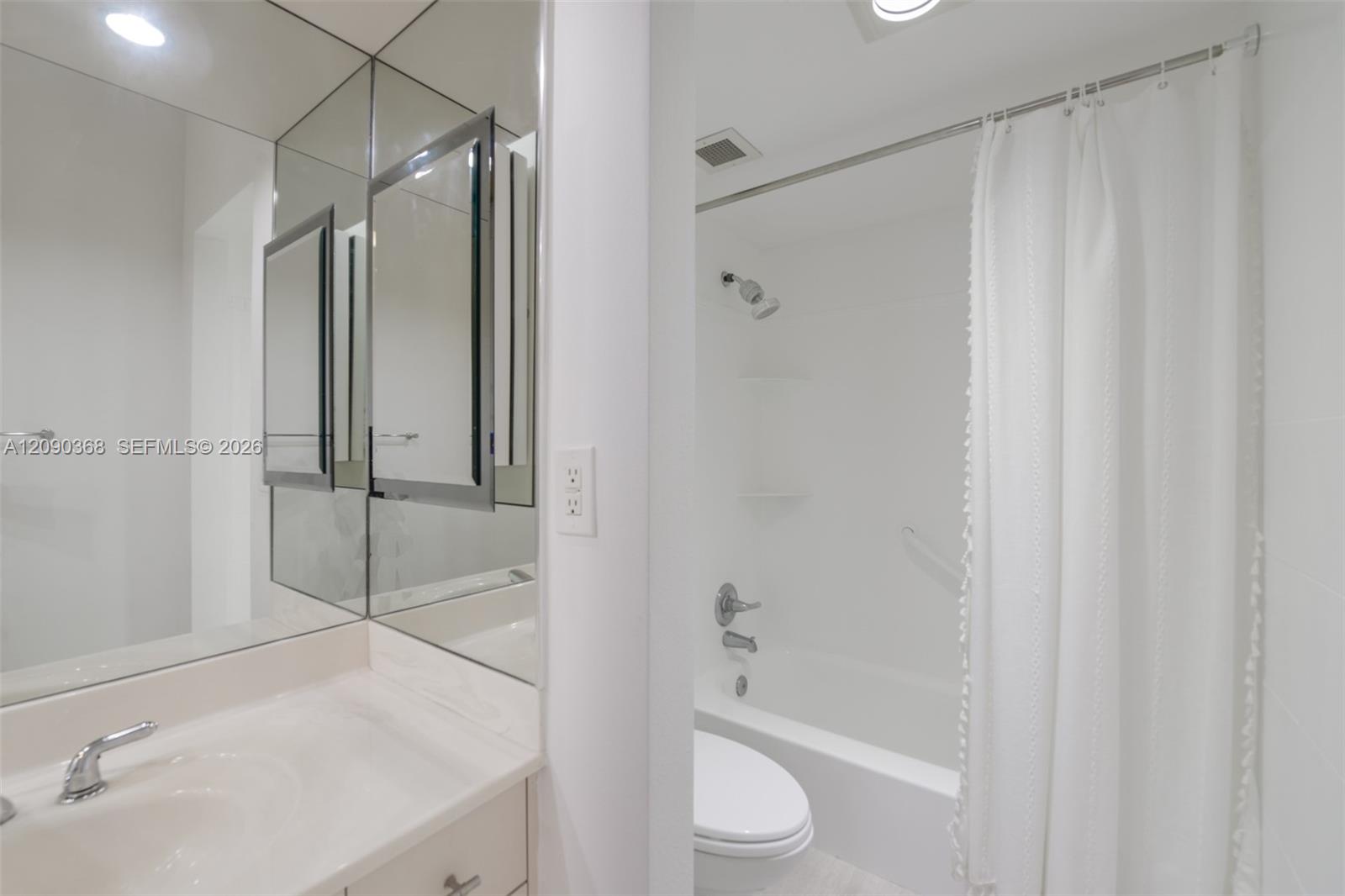 See details 11P 2 / 2 1380 sq. ft. $ 2026-09-16 0 Photo