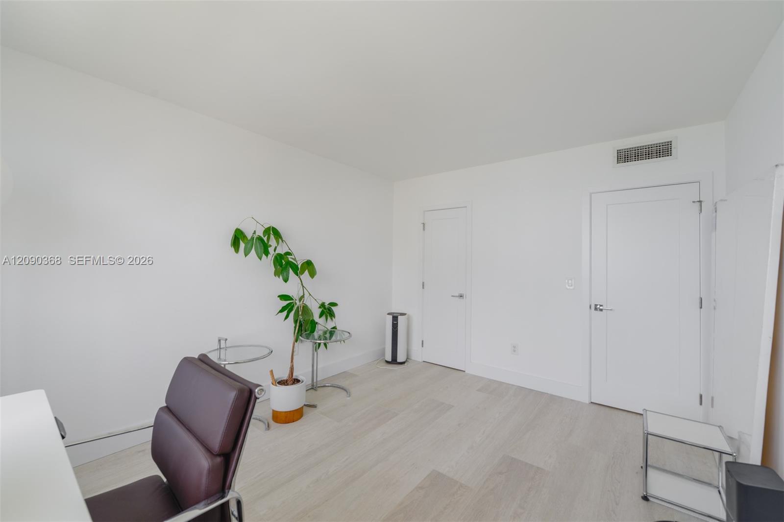 See details 11P 2 / 2 1380 sq. ft. $ 2026-09-16 0 Photo