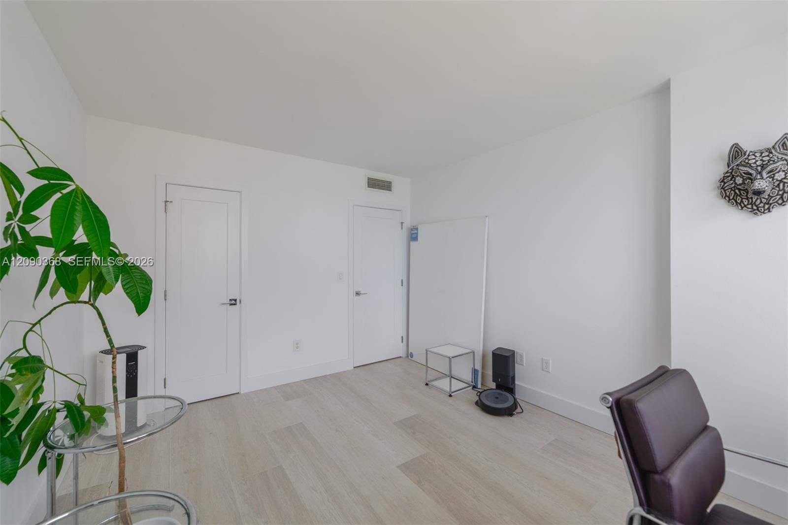See details 11P 2 / 2 1380 sq. ft. $ 2026-09-16 0 Photo