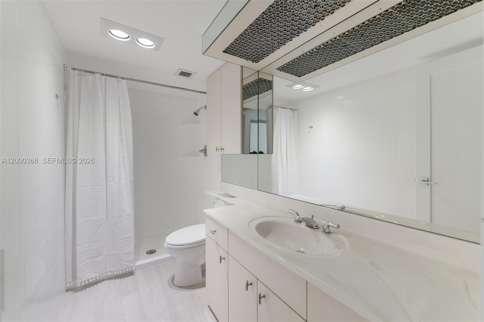 See details 11P 2 / 2 1380 sq. ft. $ 2026-09-16 0 Photo