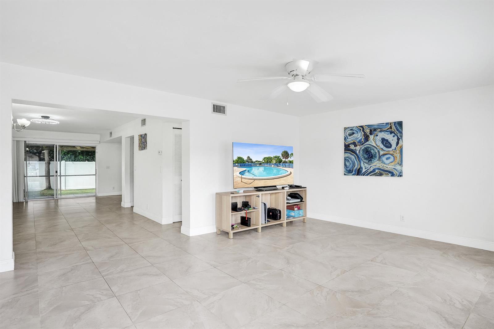 Ver detalles 8091 3 / 1400 sq. ft. $ 2026-09-16 0 foto