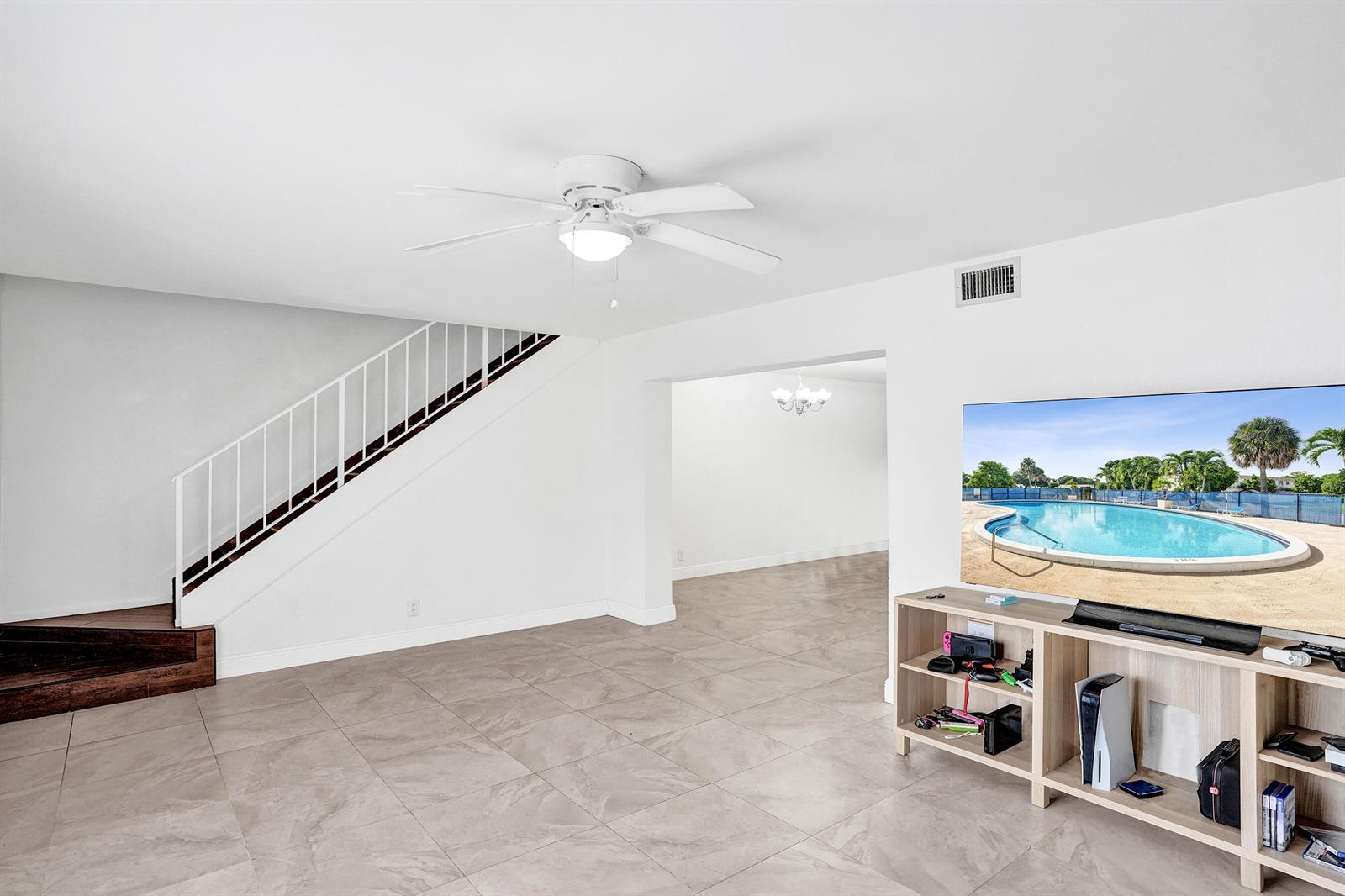 Ver detalles 8091 3 / 1400 sq. ft. $ 2026-09-16 0 foto