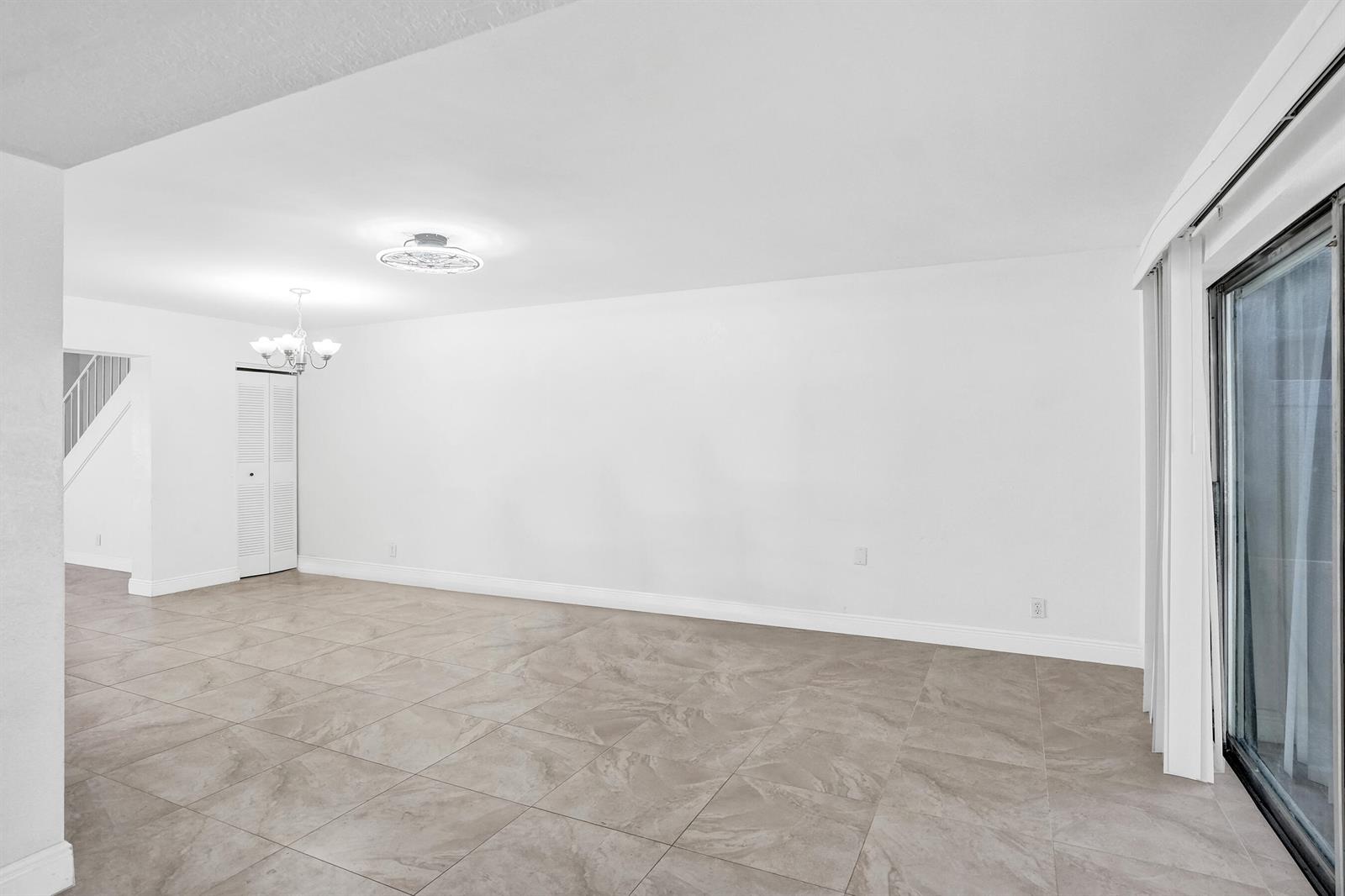 Ver detalles 8091 3 / 1400 sq. ft. $ 2026-09-16 0 foto