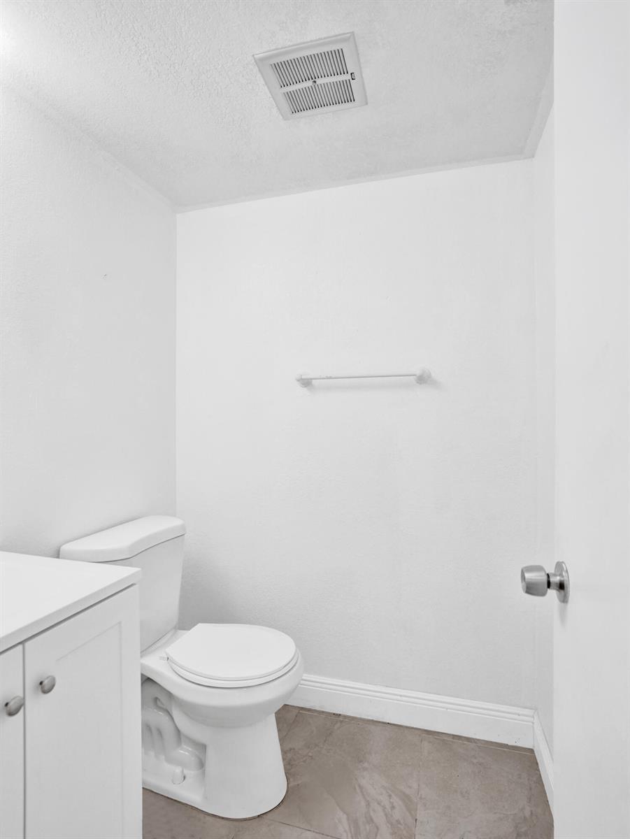 Ver detalles 8091 3 / 1400 sq. ft. $ 2026-09-16 0 foto