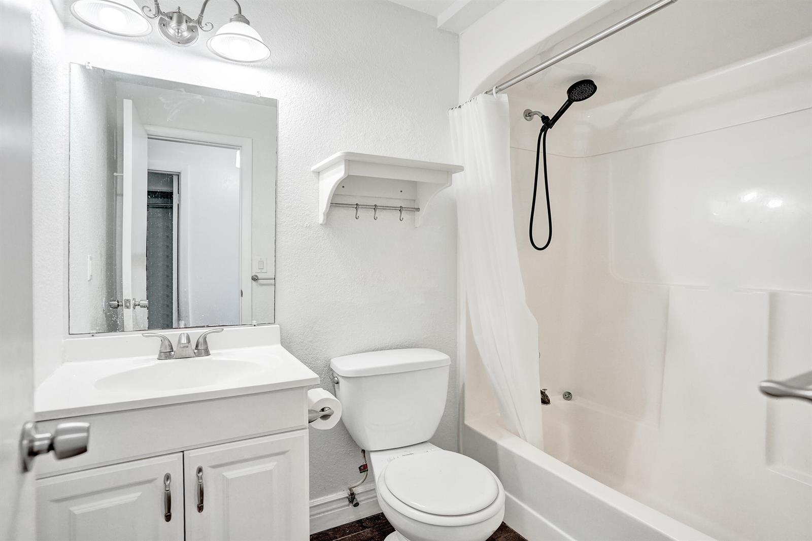 Ver detalles 8091 3 / 1400 sq. ft. $ 2026-09-16 0 foto