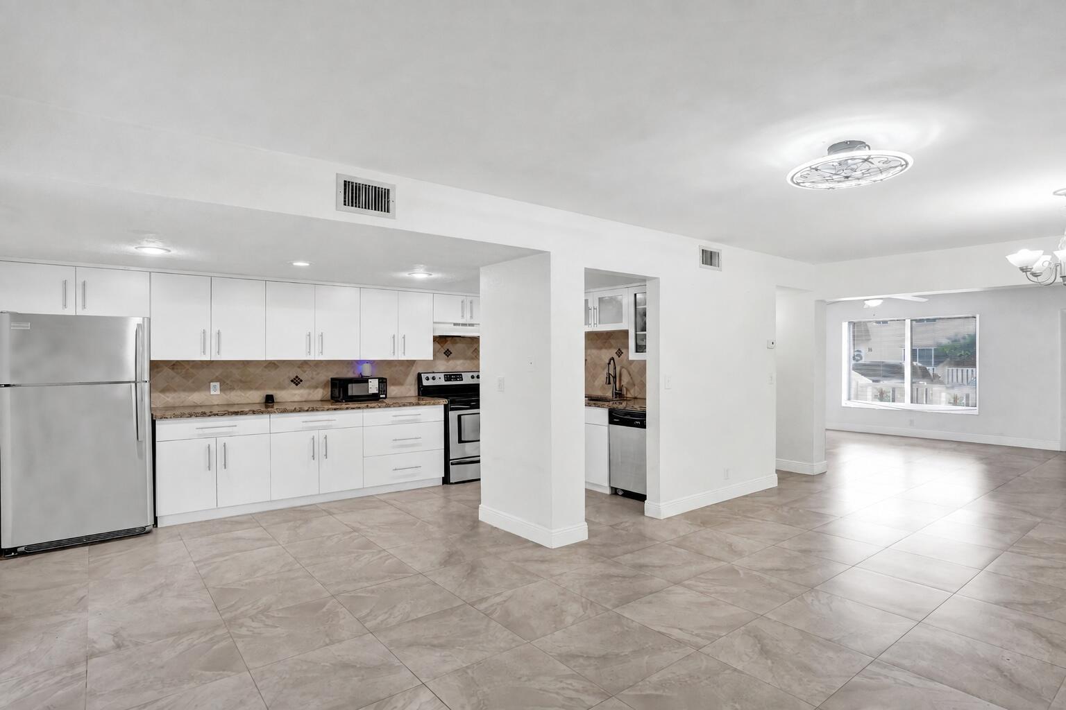 Ver detalles 8091 3 / 1400 sq. ft. $ 2026-09-16 0 foto