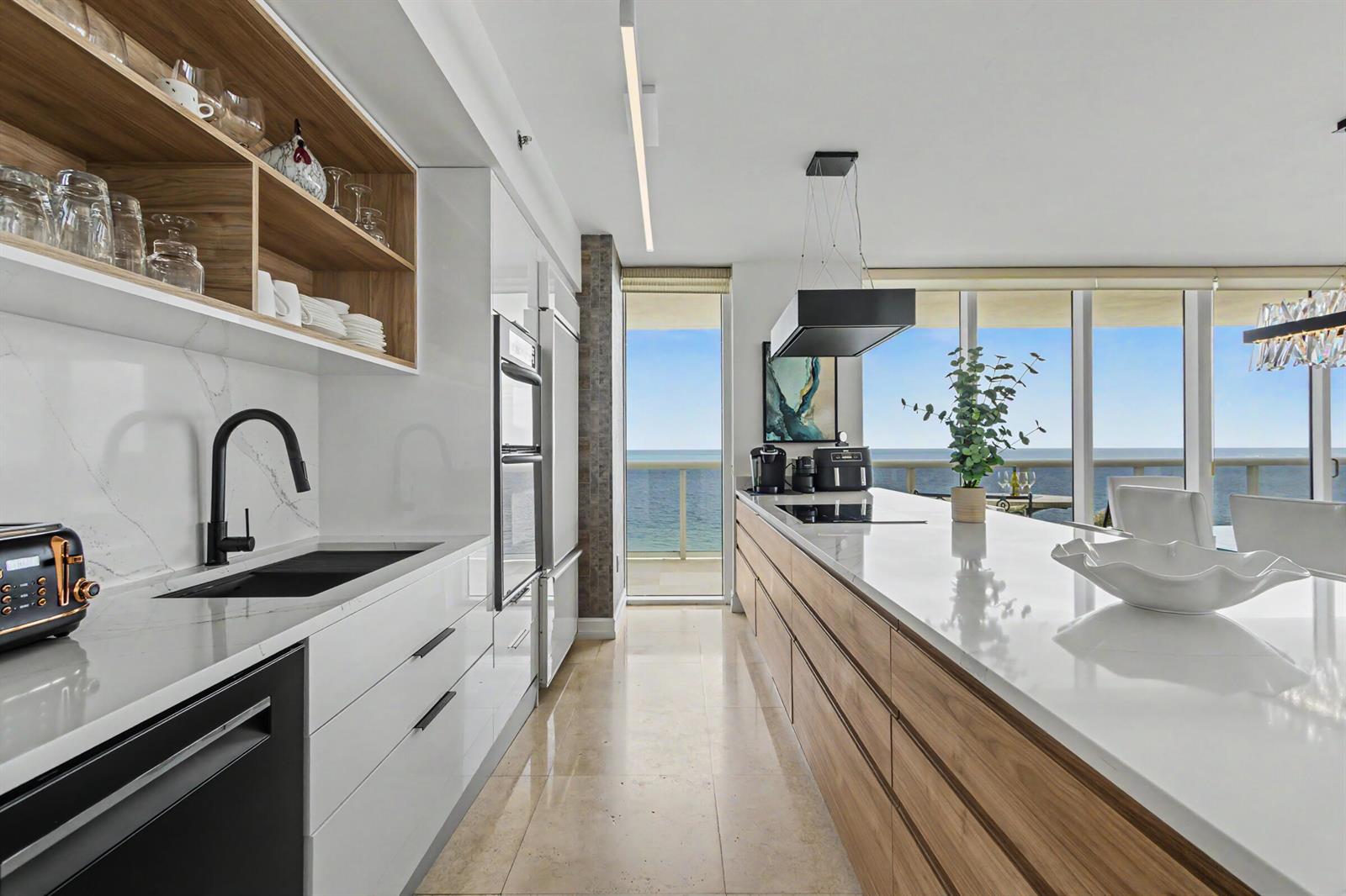 1402 3 / 3 2065 sq. ft. $ 2026-09-17 0 Photo
