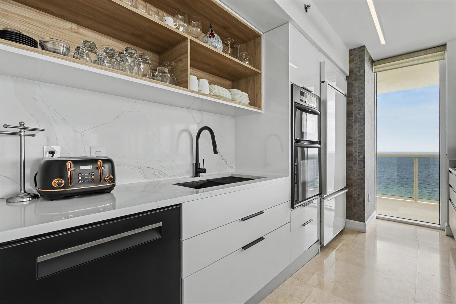 1402 3 / 3 2065 sq. ft. $ 2026-09-17 0 Photo