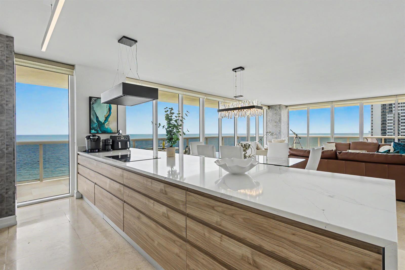 1402 3 / 3 2065 sq. ft. $ 2026-09-17 0 Photo