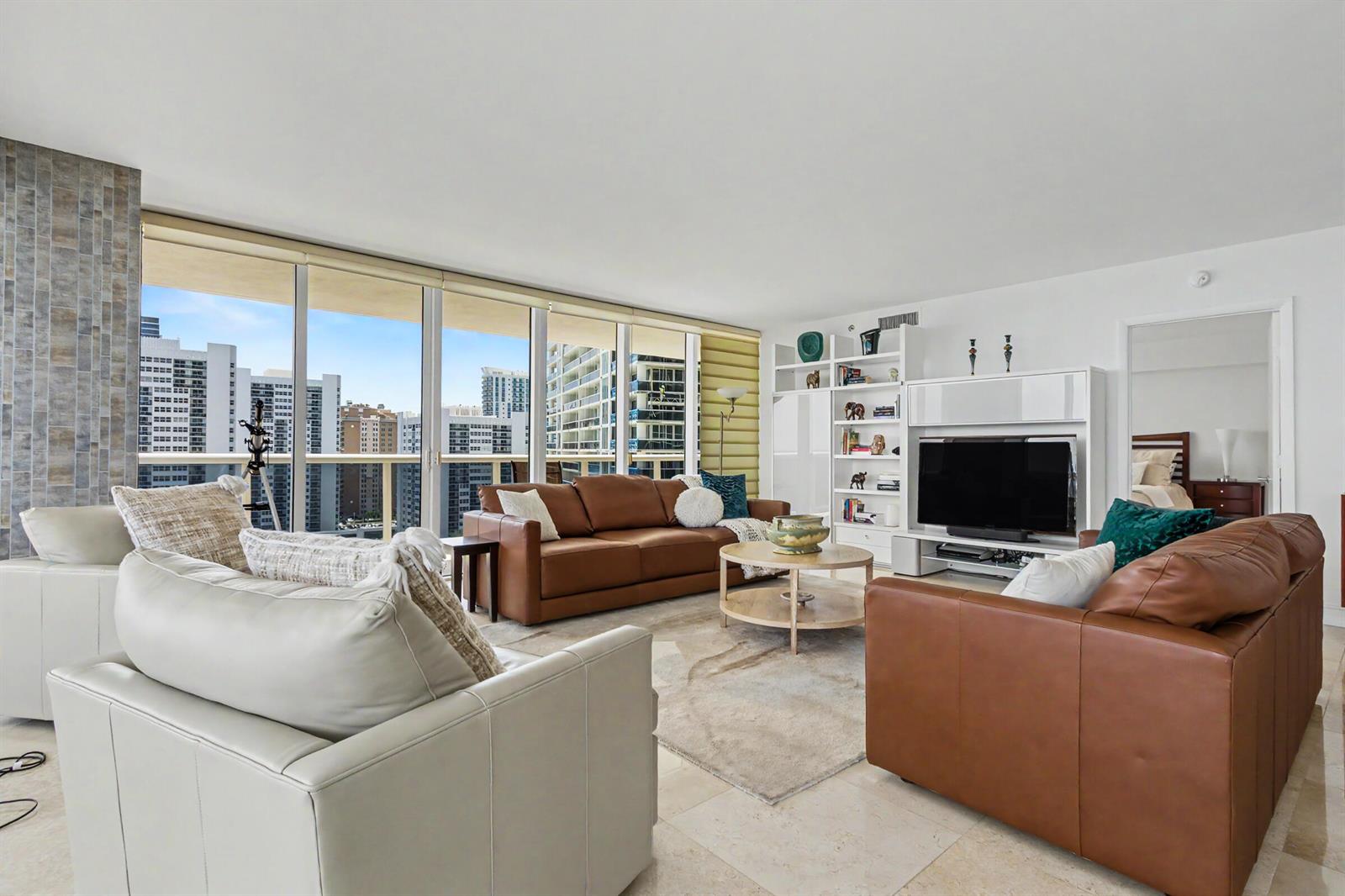 1402 3 / 3 2065 sq. ft. $ 2026-09-17 0 Photo