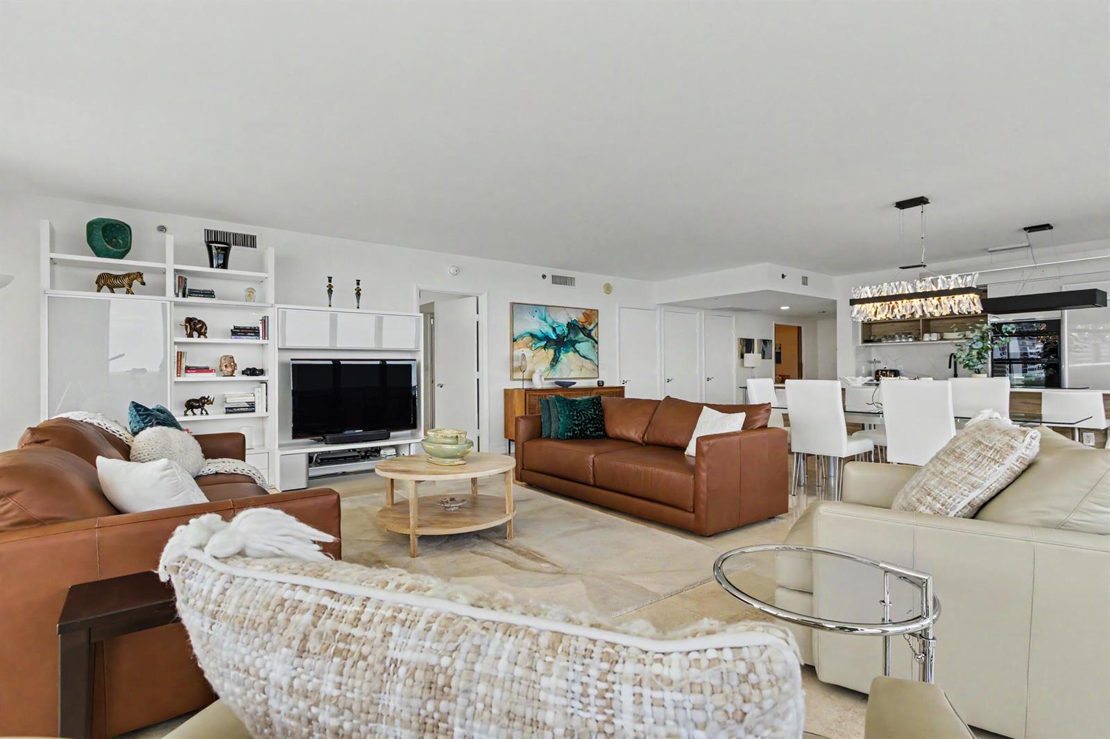 1402 3 / 3 2065 sq. ft. $ 2026-09-17 0 Photo