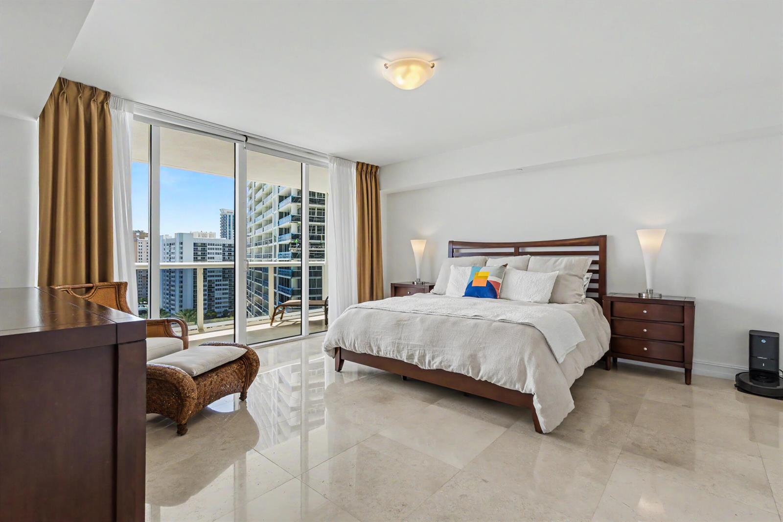 1402 3 / 3 2065 sq. ft. $ 2026-09-17 0 Photo