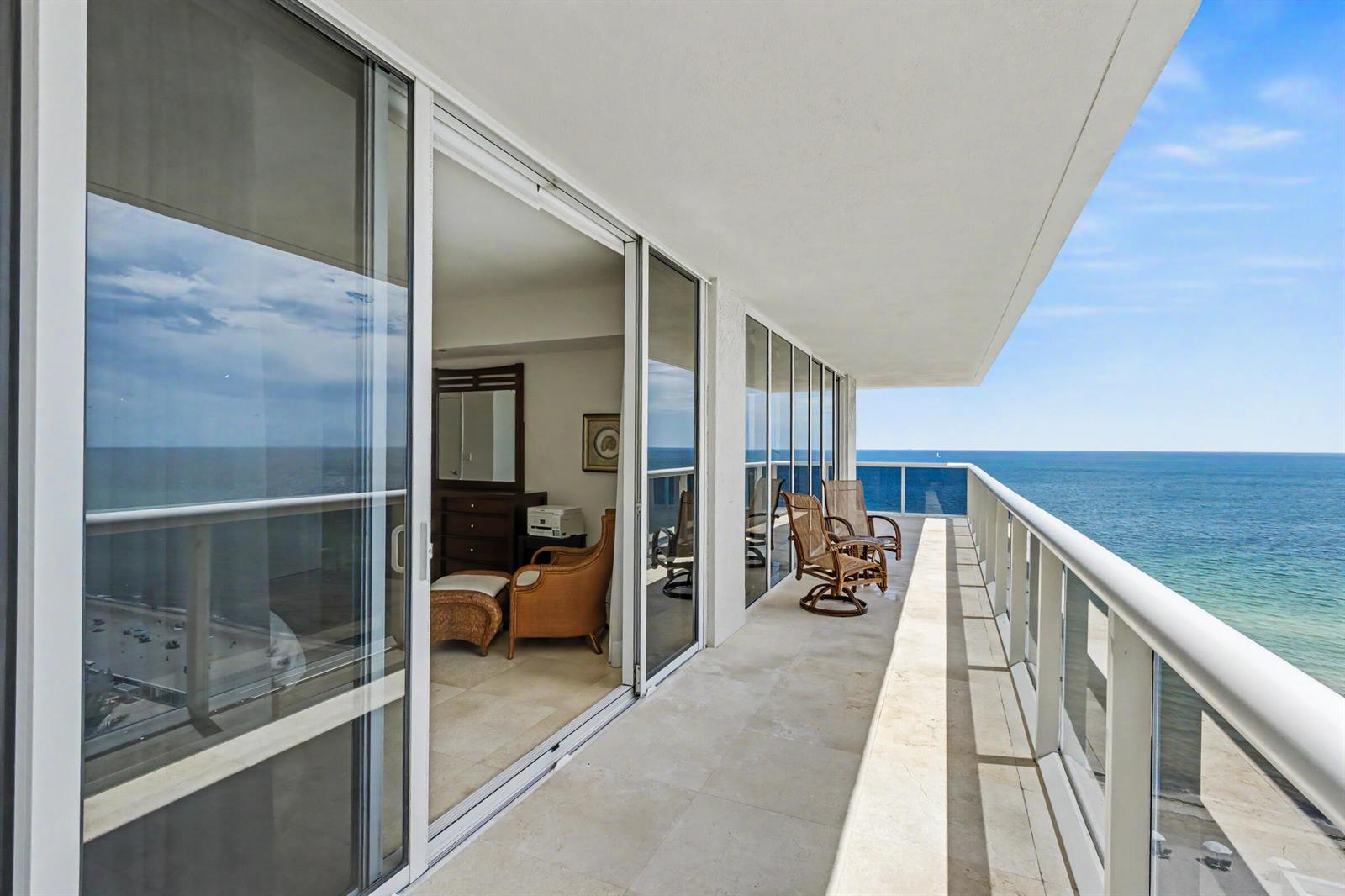 1402 3 / 3 2065 sq. ft. $ 2026-09-17 0 Photo