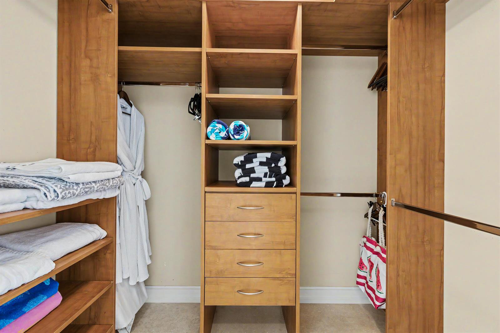 1402 3 / 3 2065 sq. ft. $ 2026-09-17 0 Photo