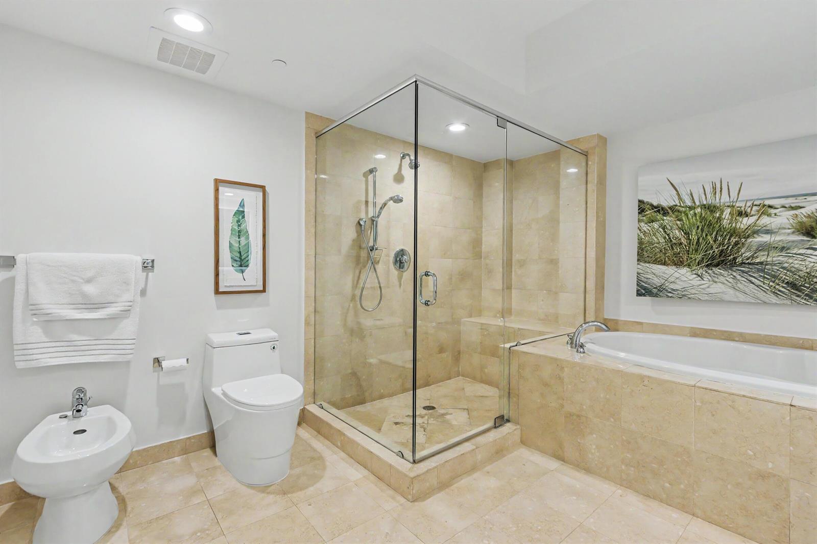 1402 3 / 3 2065 sq. ft. $ 2026-09-17 0 Photo