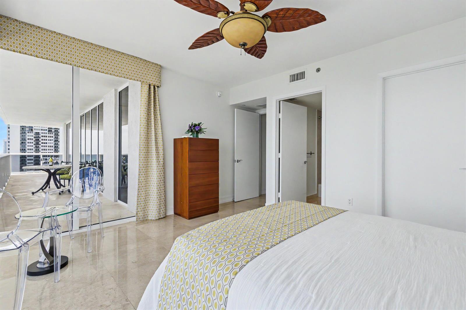 1402 3 / 3 2065 sq. ft. $ 2026-09-17 0 Photo