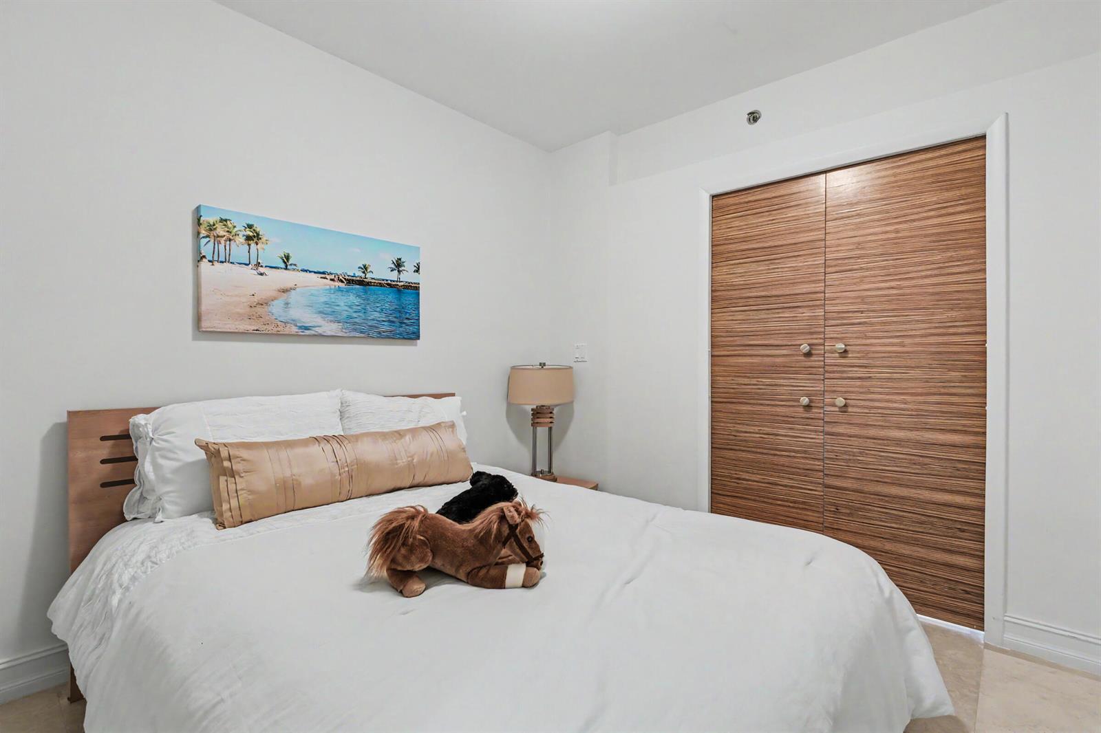 1402 3 / 3 2065 sq. ft. $ 2026-09-17 0 Photo