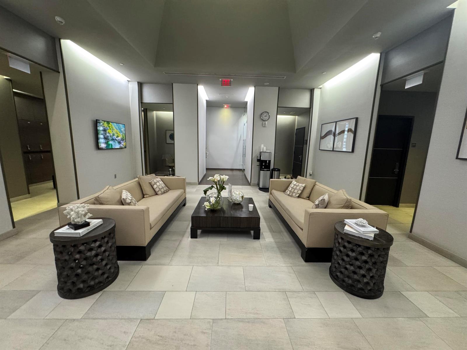 1402 3 / 3 2065 sq. ft. $ 2026-09-17 0 Photo