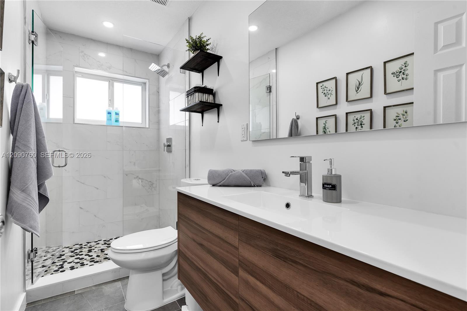 617 3 / 3 1762 sq. ft. $ 2026-09-16 0 foto