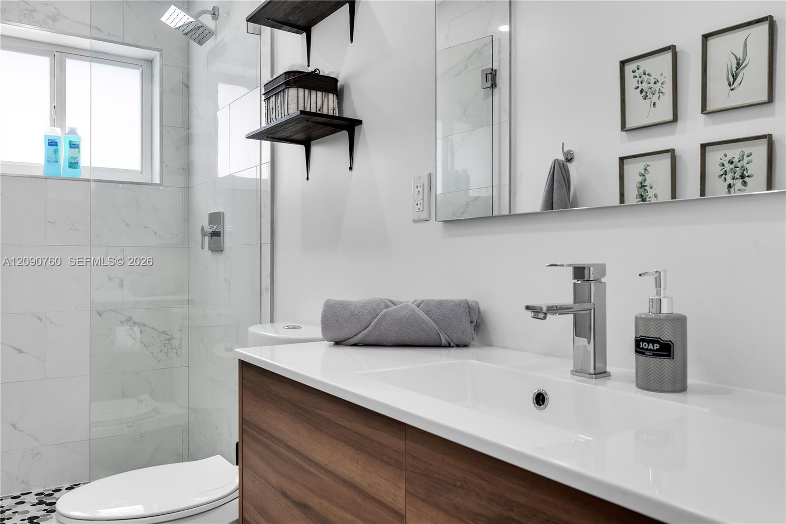 617 3 / 3 1762 sq. ft. $ 2026-09-16 0 foto
