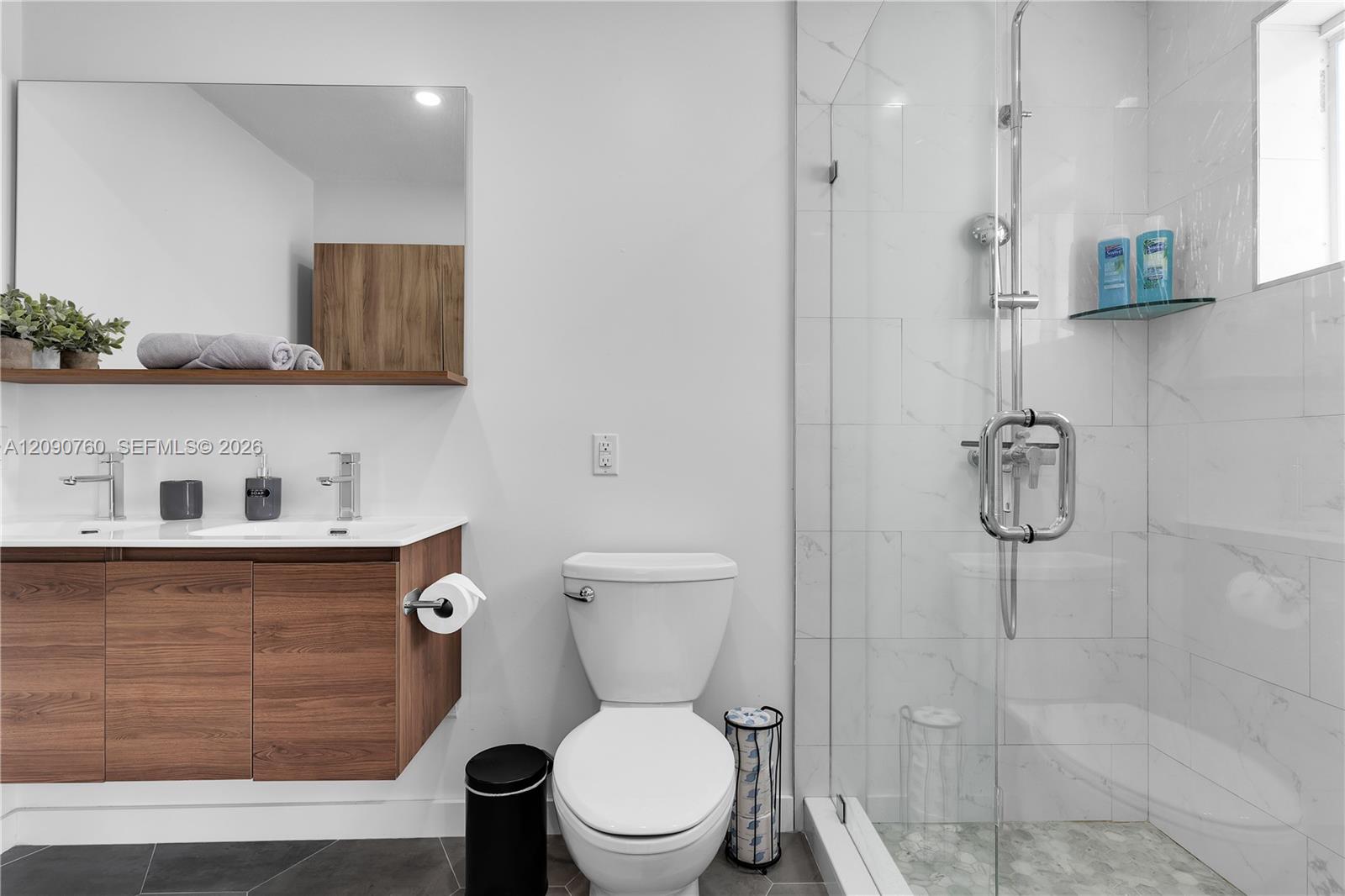 617 3 / 3 1762 sq. ft. $ 2026-09-16 0 foto