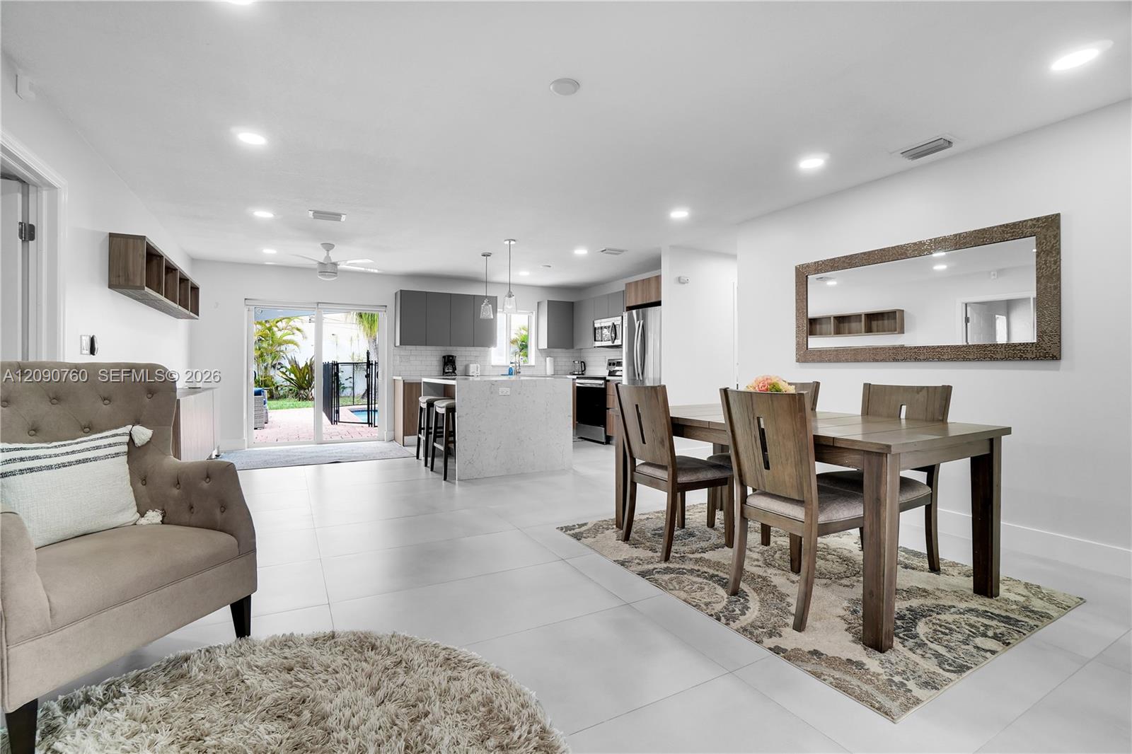 617 3 / 3 1762 sq. ft. $ 2026-09-16 0 foto