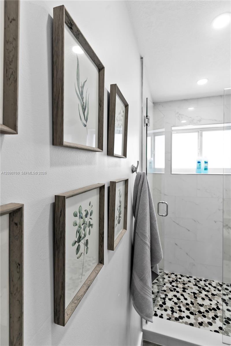 617 3 / 3 1762 sq. ft. $ 2026-09-16 0 foto