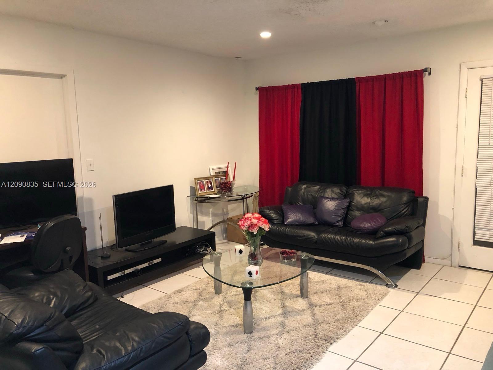 4610 3 / 2 1605 sq. ft. $ 2026-09-17 0 Photo