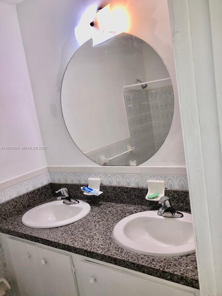 4610 3 / 2 1605 sq. ft. $ 2026-09-17 0 Photo