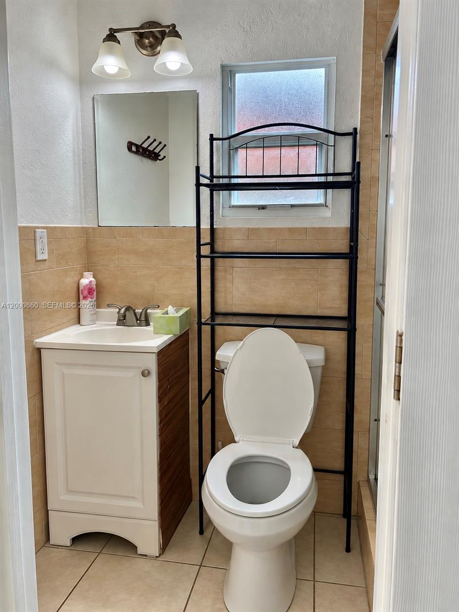 See details 10665 4 / 3 1725 sq. ft. $ 2026-09-30 0 Photo