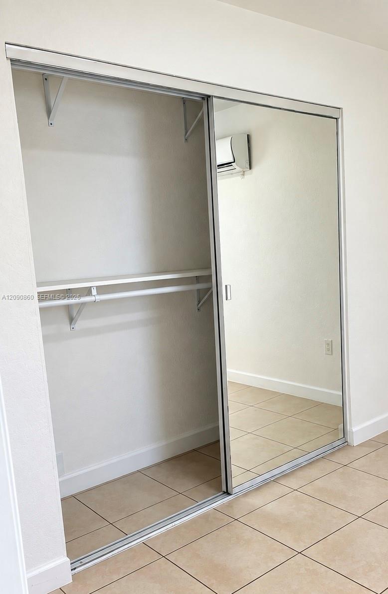 See details 10665 4 / 3 1725 sq. ft. $ 2026-09-30 0 Photo