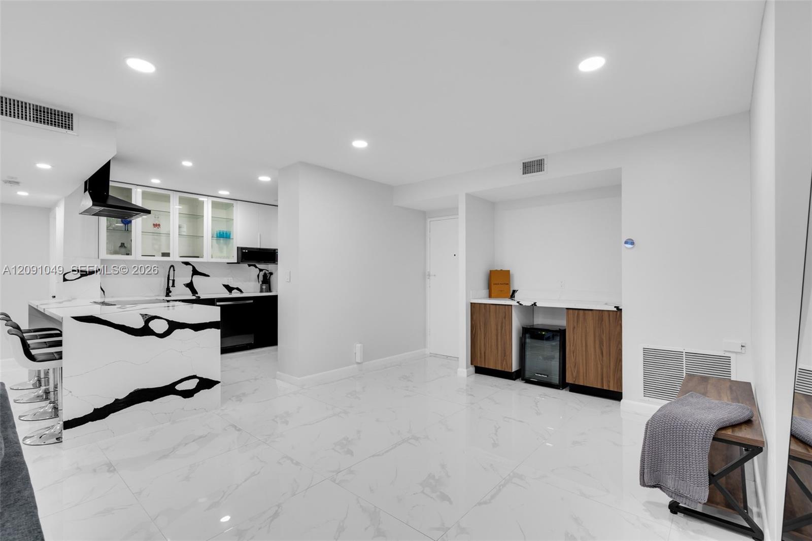 203 2 / 2 1132 sq. ft. $ 2026-09-17 0 Photo