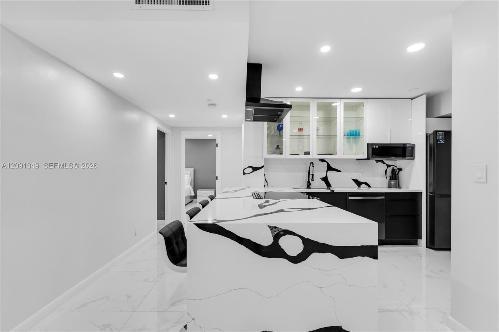 203 2 / 2 1132 sq. ft. $ 2026-09-17 0 Photo