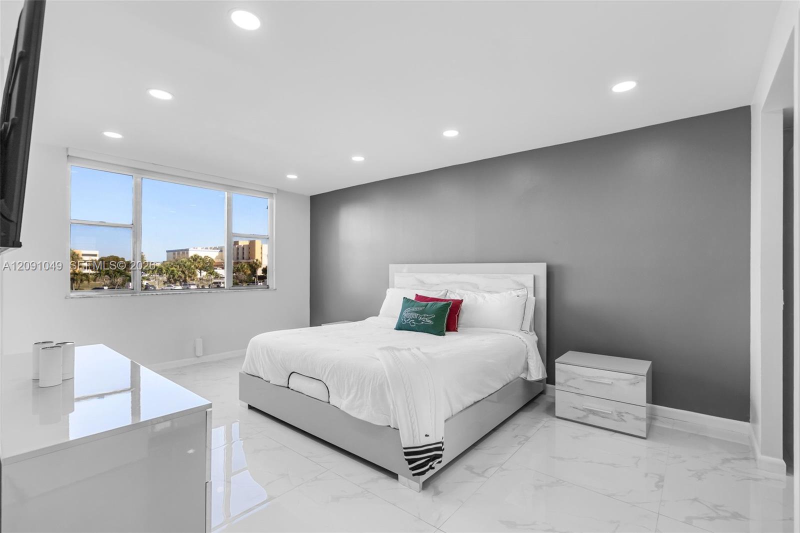 203 2 / 2 1132 sq. ft. $ 2026-09-17 0 Photo