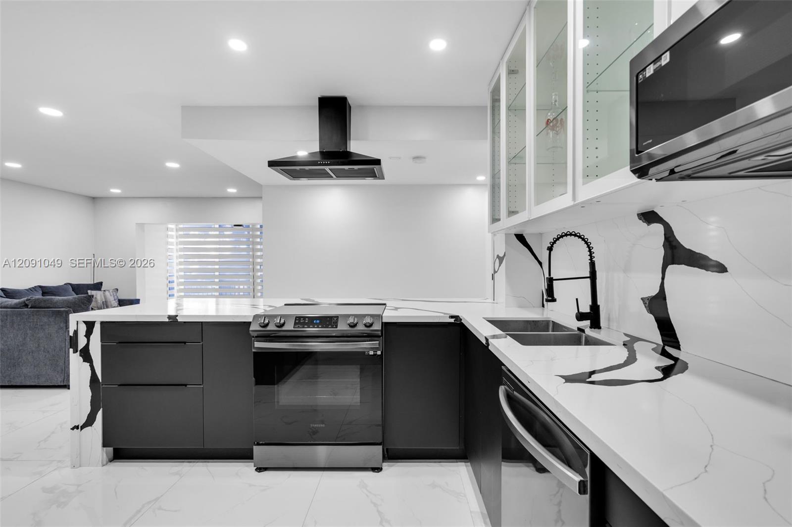 203 2 / 2 1132 sq. ft. $ 2026-09-17 0 Photo