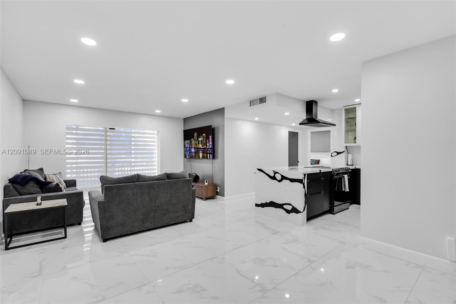 203 2 / 2 1132 sq. ft. $ 2026-09-17 0 Photo