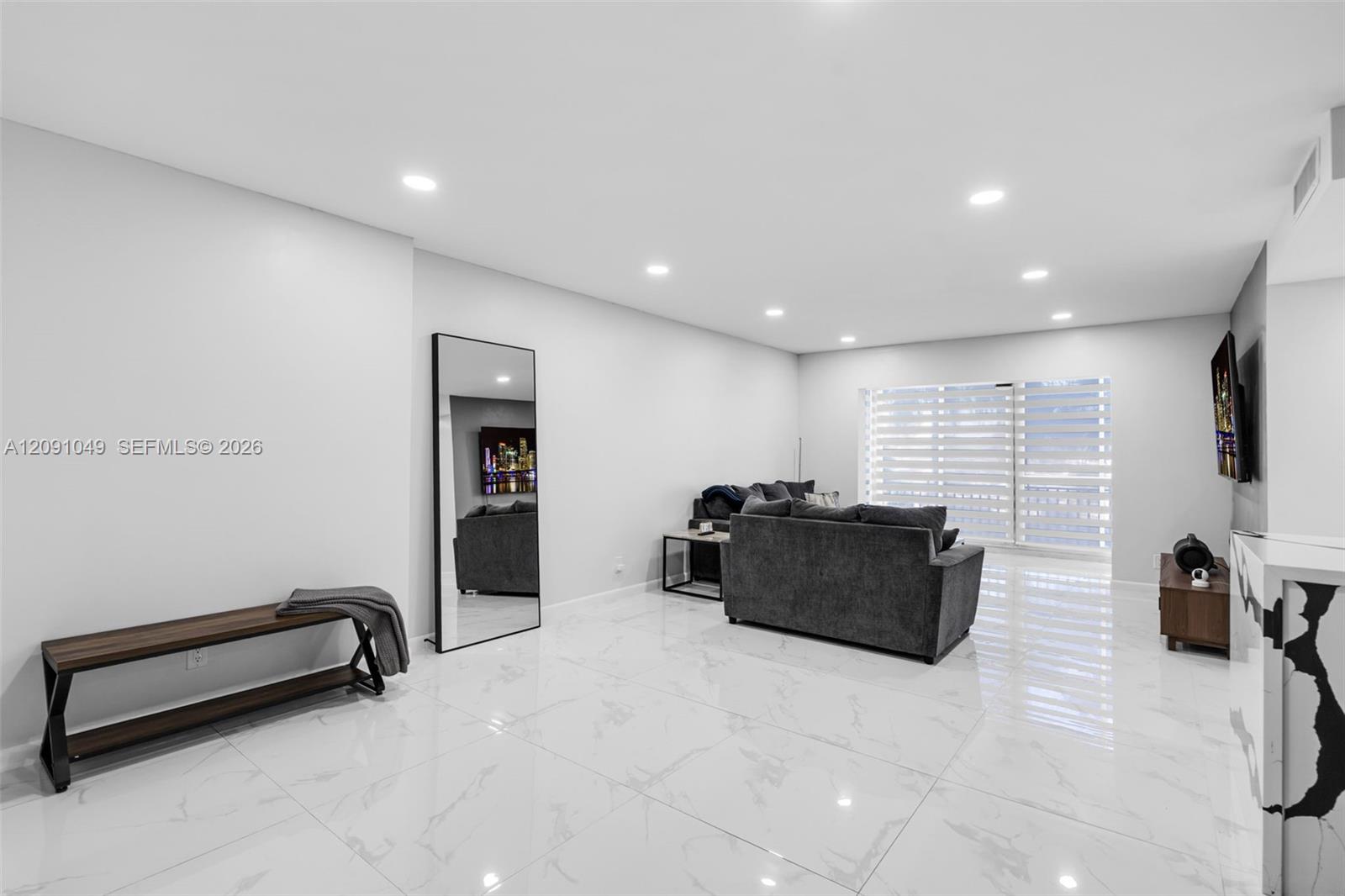 203 2 / 2 1132 sq. ft. $ 2026-09-17 0 Photo