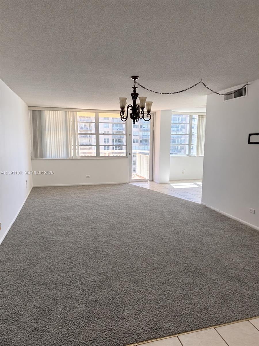 See details 1406 1 / 2 943 sq. ft. $ 2026-10-03 0 Photo