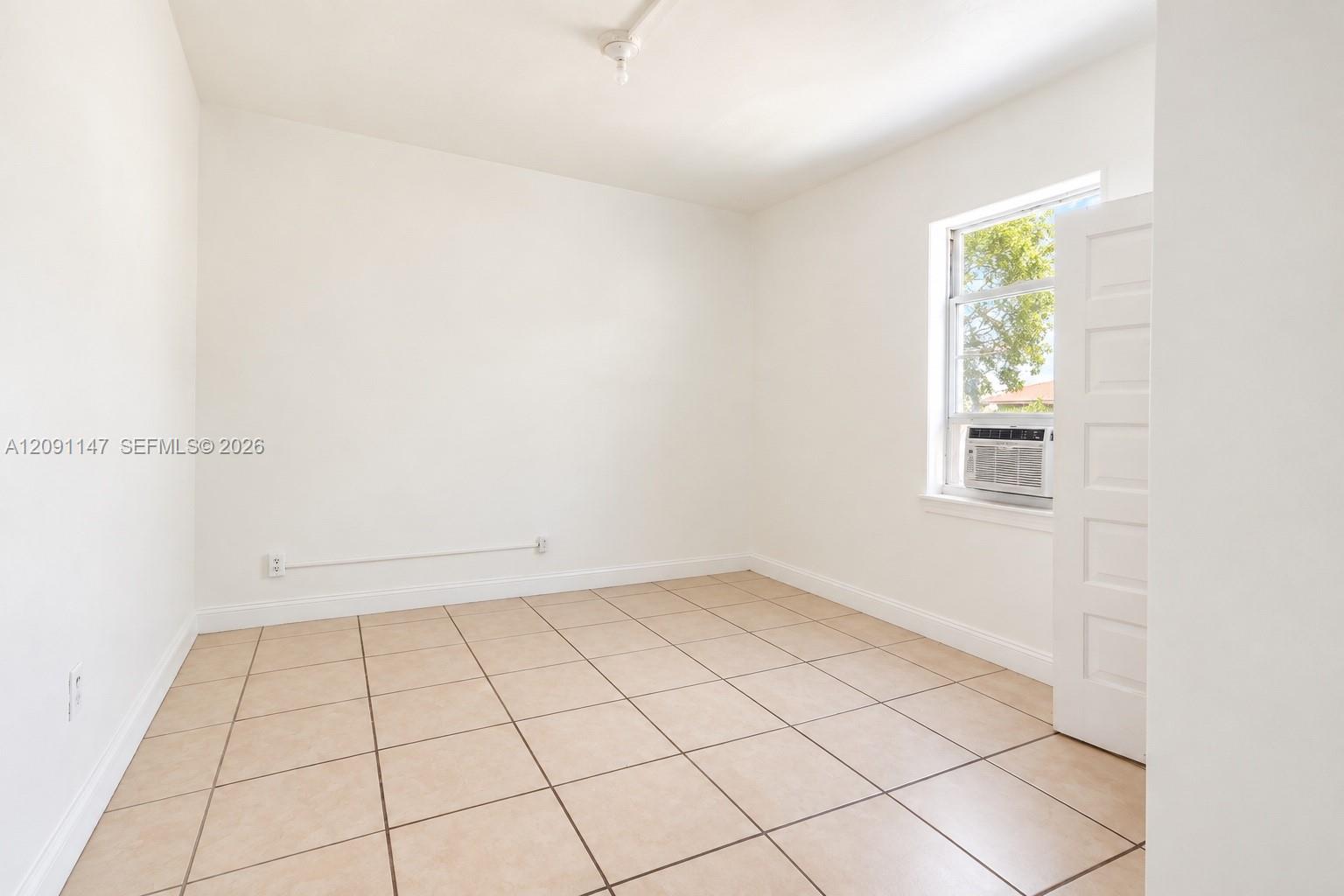   /  1950 sq. ft. $ 2026-09-17 0 foto
