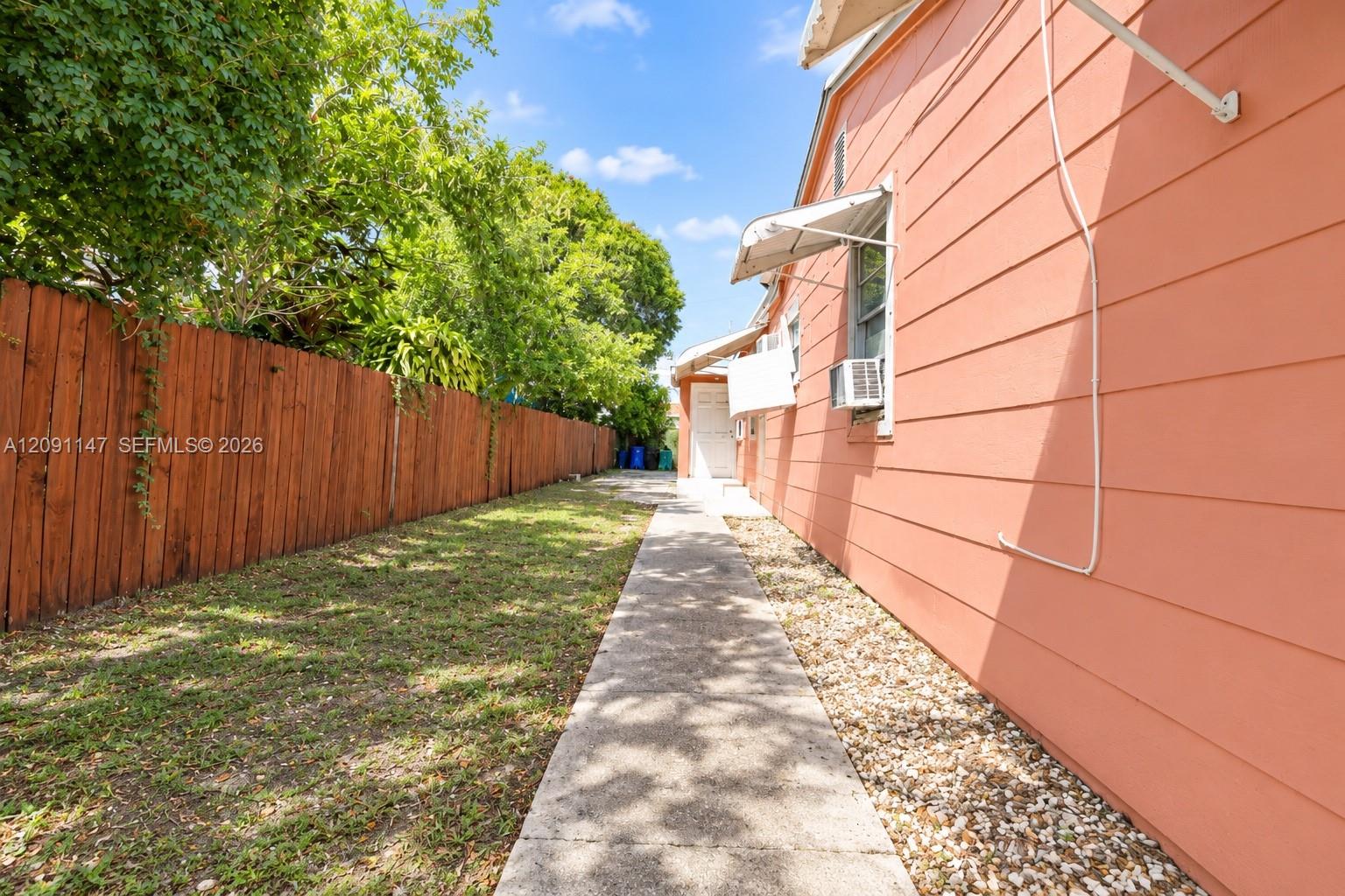   /  1950 sq. ft. $ 2026-09-17 0 foto