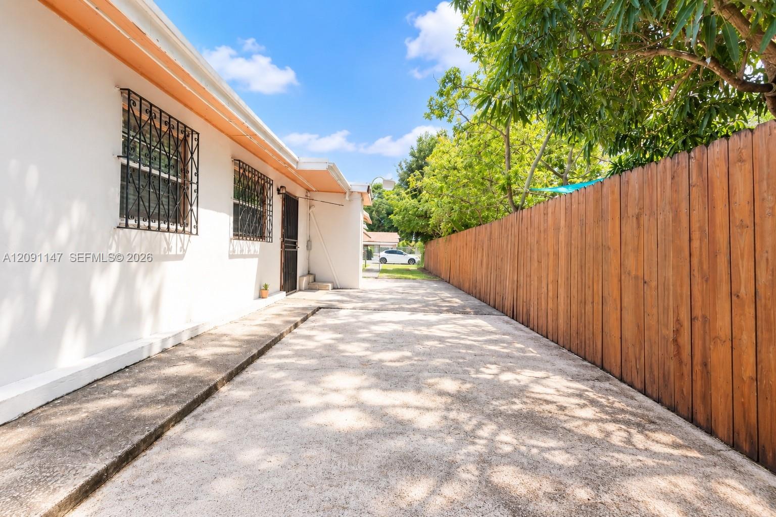   /  1950 sq. ft. $ 2026-09-17 0 foto