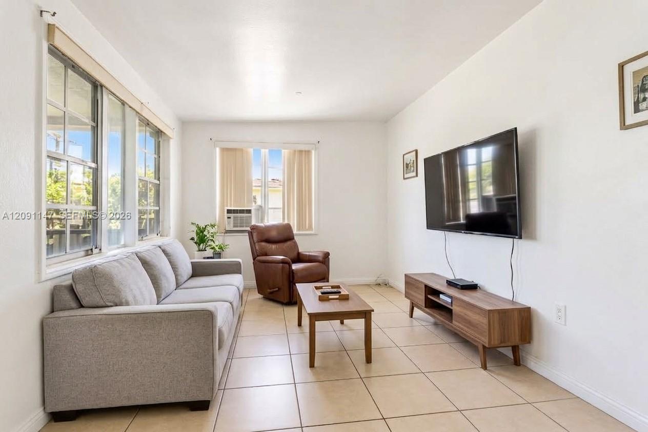   /  1950 sq. ft. $ 2026-09-17 0 foto