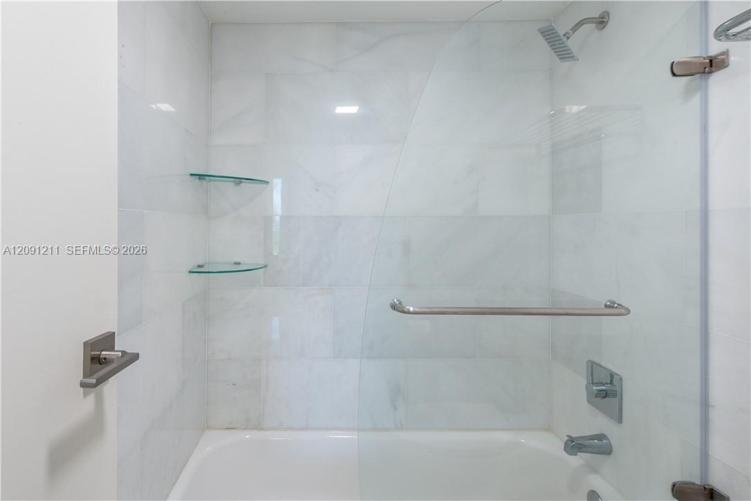 521 2 / 2 1357 sq. ft. $ 2026-09-17 0 foto