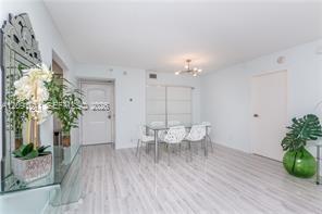 521 2 / 2 1357 sq. ft. $ 2026-09-17 0 foto