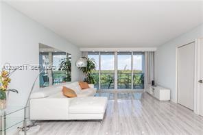521 2 / 2 1357 sq. ft. $ 2026-09-17 0 foto