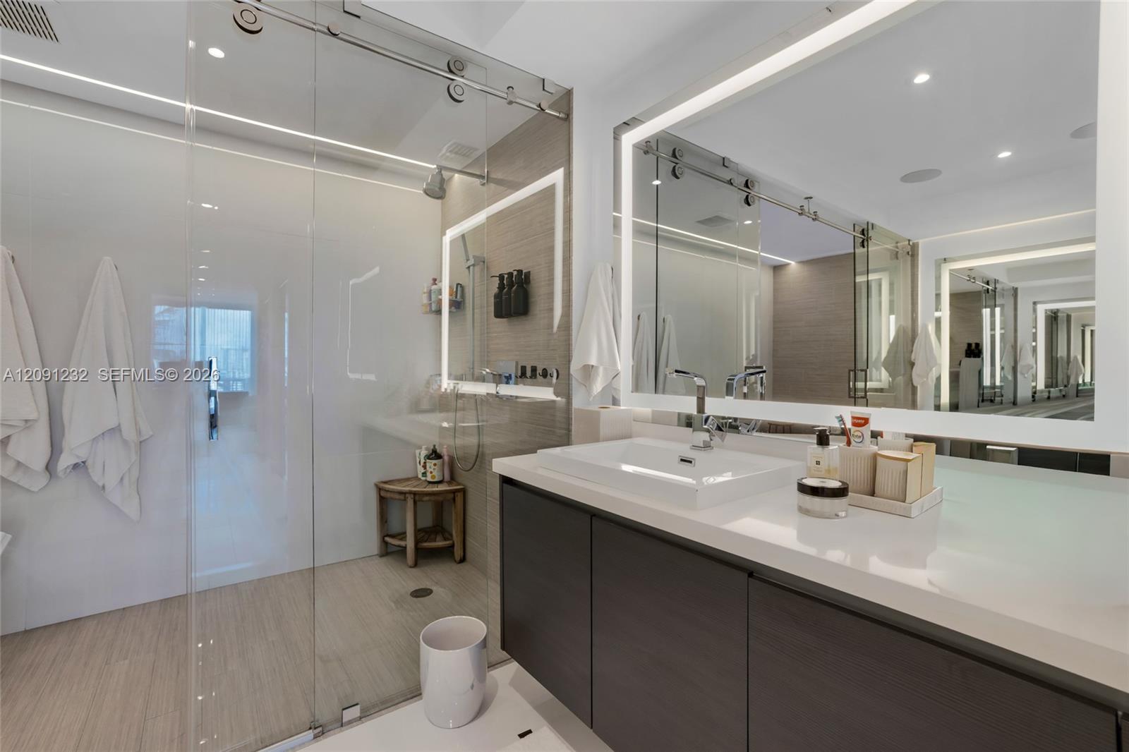 See details 5-701 3 / 4 1892 sq. ft. $ 2026-09-17 0 Photo