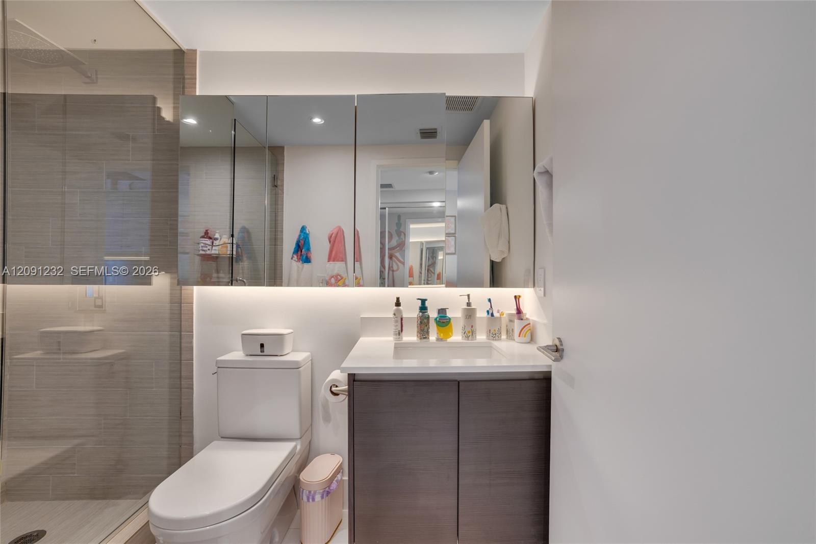 See details 5-701 3 / 4 1892 sq. ft. $ 2026-09-17 0 Photo