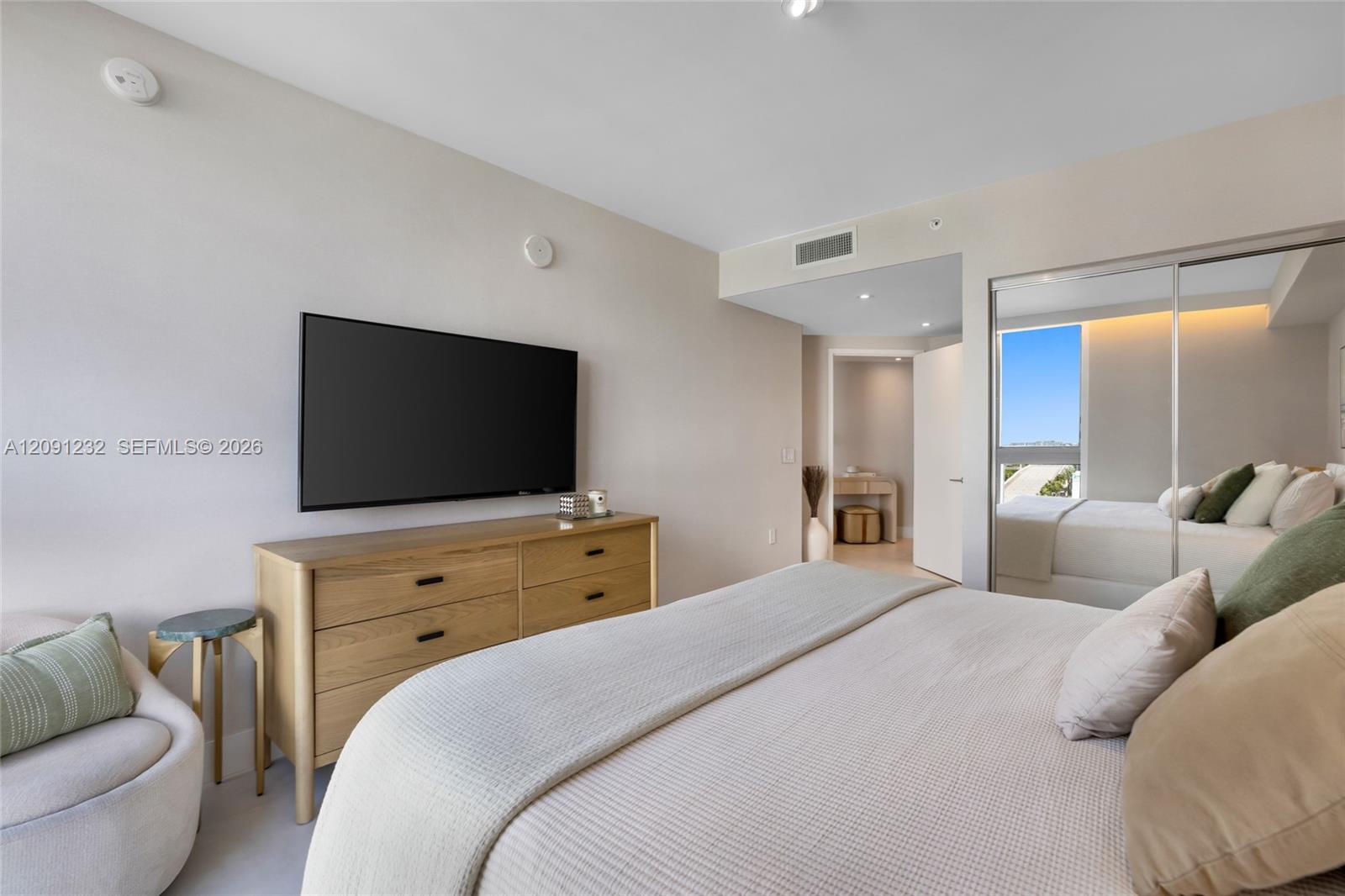 See details 5-701 3 / 4 1892 sq. ft. $ 2026-09-17 0 Photo